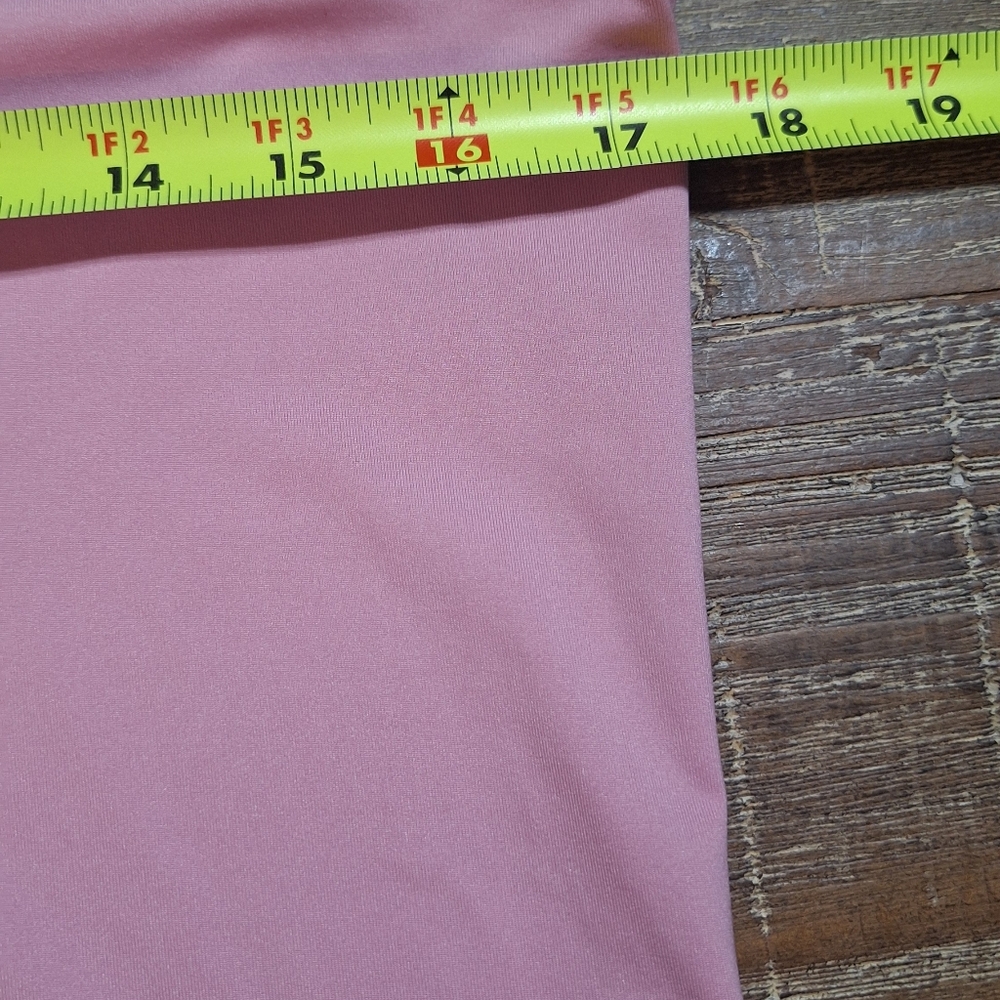 Nike Women's Dri-Fit Size Medium Performance Shirt Pink Lightweight Nike Swoosh‎ - Picture 6 of 7